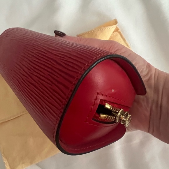 Louis Vuitton Red Clutch - Picture 9 of 16